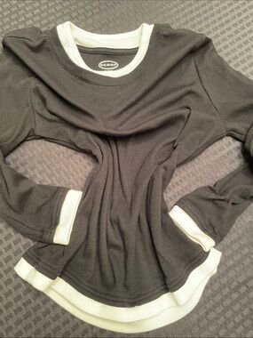 Scoop Black Long-Sleeve Thermal Top with White Trim